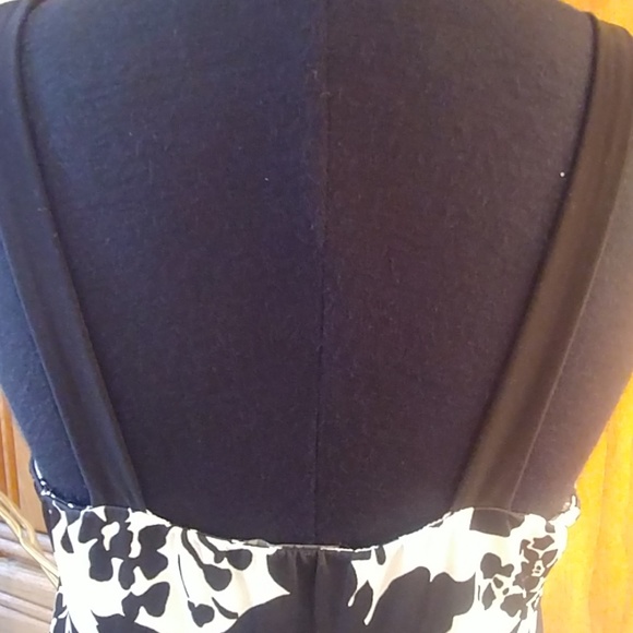 NWOT! Cute Dress! - Picture 5 of 6